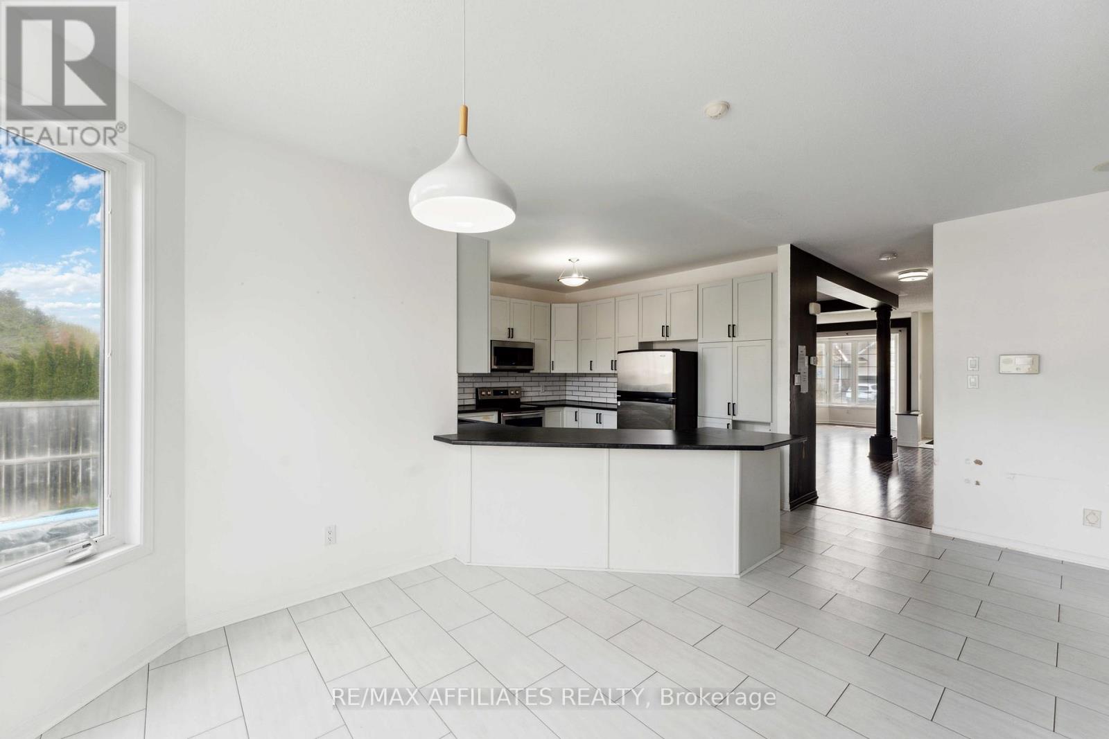 59 Baywood Drive, Ottawa, Ontario K2S 2H5 - Photo 9 - X12453075