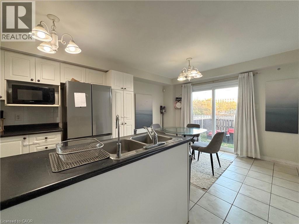 41 Pineridge Drive, Hamilton, Ontario  L9A 5K2 - Photo 9 - 40787013