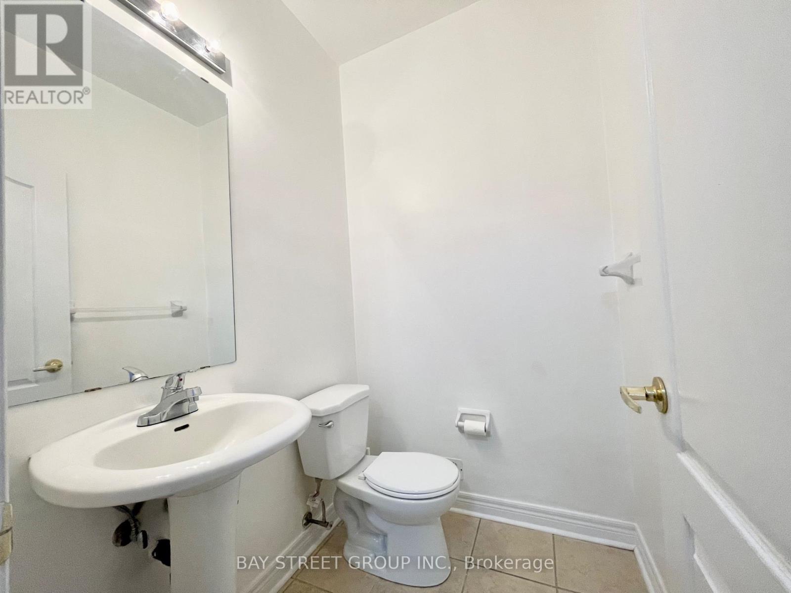 196 Kirkvalley Crescent, Aurora, Ontario L4G 7R2 - Photo 6 - N12542302