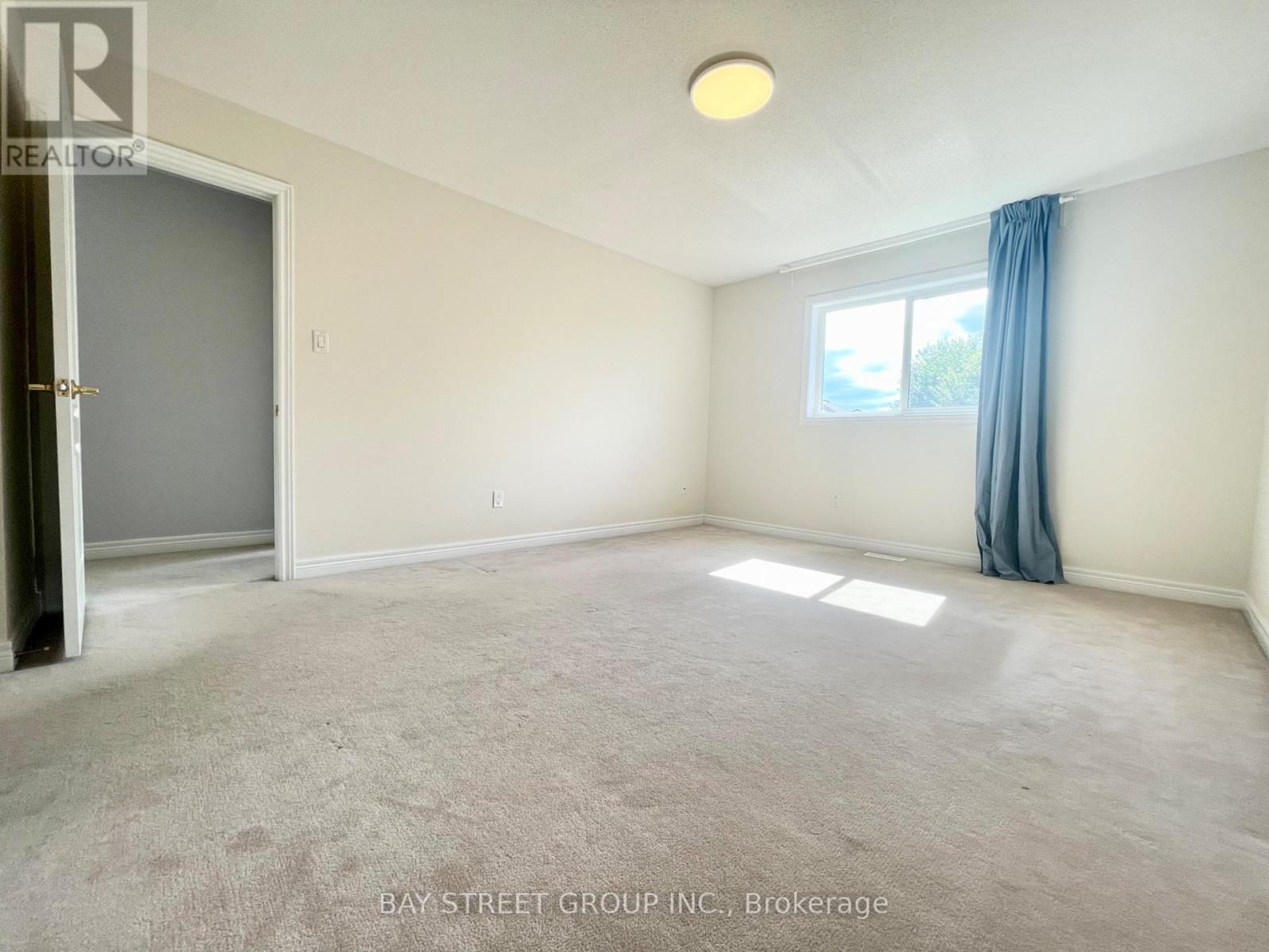 196 Kirkvalley Crescent, Aurora, Ontario L4G 7R2 - Photo 9 - N12542302