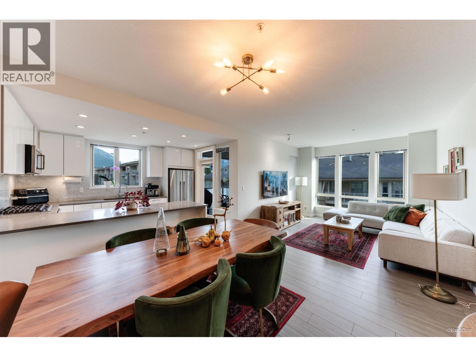 312 2632 Library Lane, North Vancouver, British Columbia  V7J 0B8 - Photo 2 - R3067477