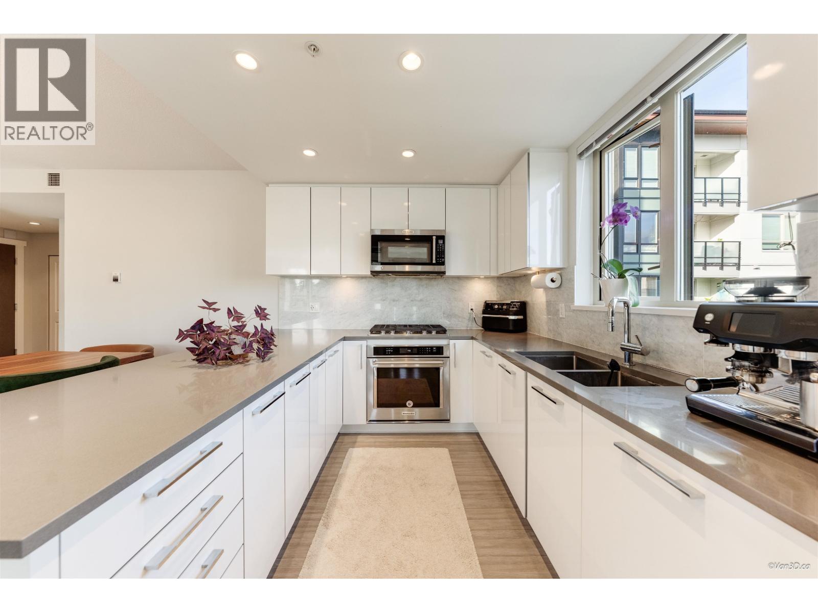 312 2632 Library Lane, North Vancouver, British Columbia  V7J 0B8 - Photo 8 - R3067477