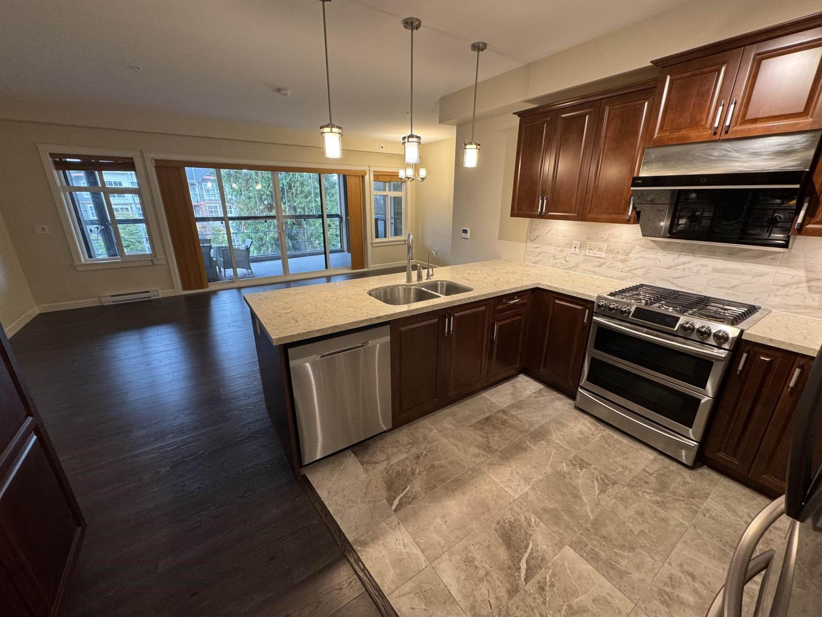 307 3585 146a Street, Surrey, British Columbia  V4P 0G9 - Photo 2 - R3067614