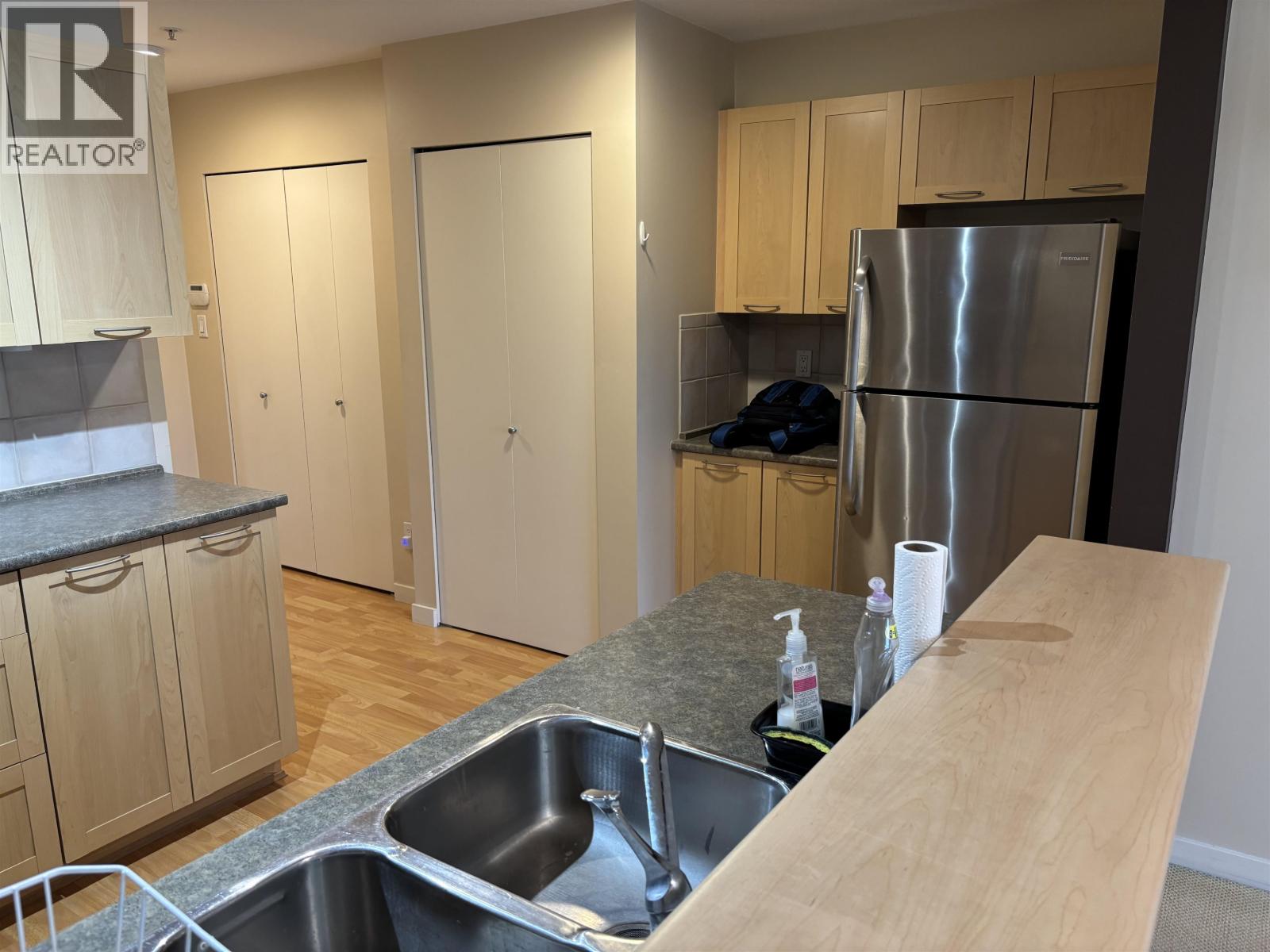 215 1503 W 65th Avenue, Vancouver, British Columbia  V6P 6Y8 - Photo 8 - R3067504