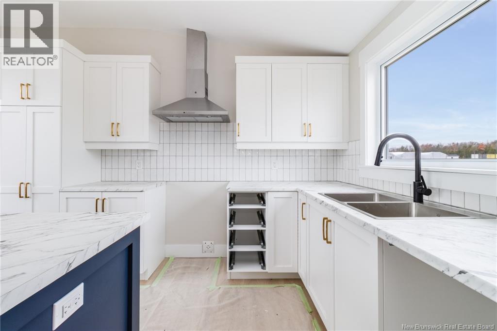 1365 Hanwell Road, Fredericton, New Brunswick  E3C 2N2 - Photo 2 - NB130143