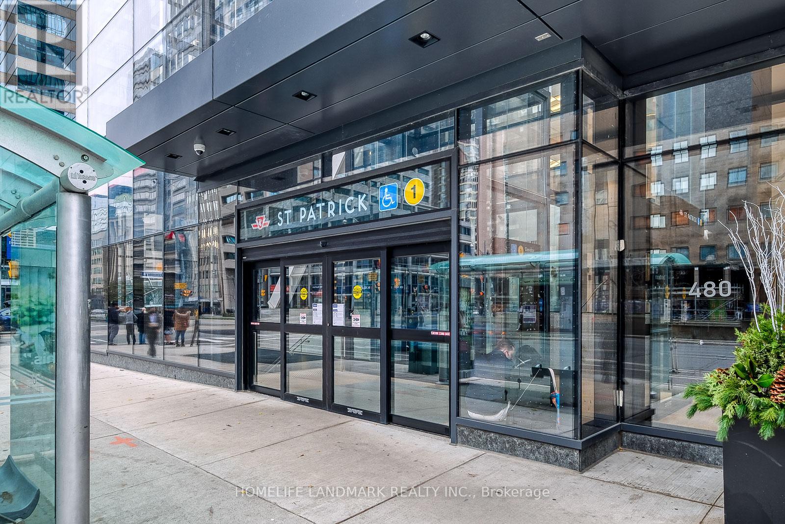3302 - 488 University Avenue, Toronto, Ontario M5G 1V1 - Photo 4 - C12547146