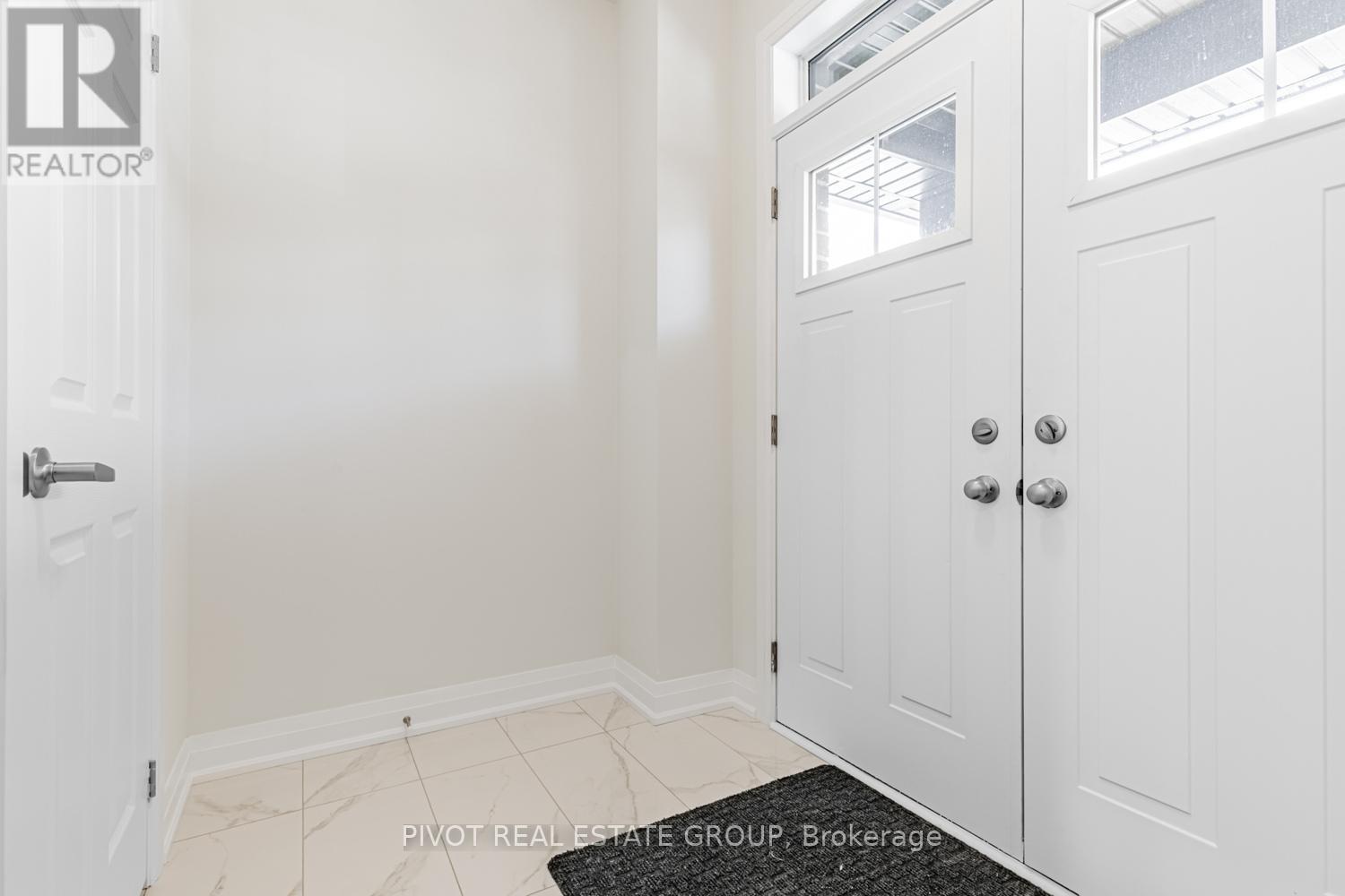 26 Lipscott Drive, Caledon, Ontario  L7C 4L2 - Photo 4 - W12500972