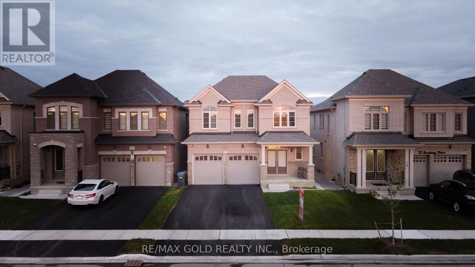 35 ACADEMY DRIVE, Brampton, Ontario