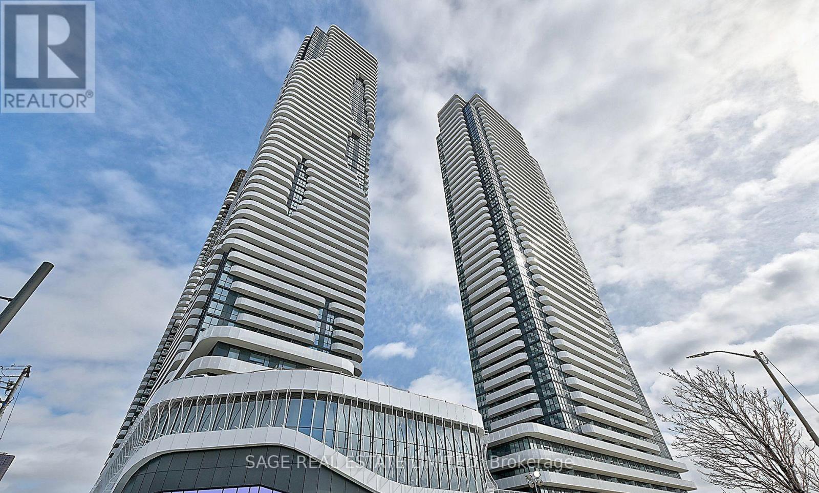 1515 - 8 INTERCHANGE WAY, Vaughan, Ontario