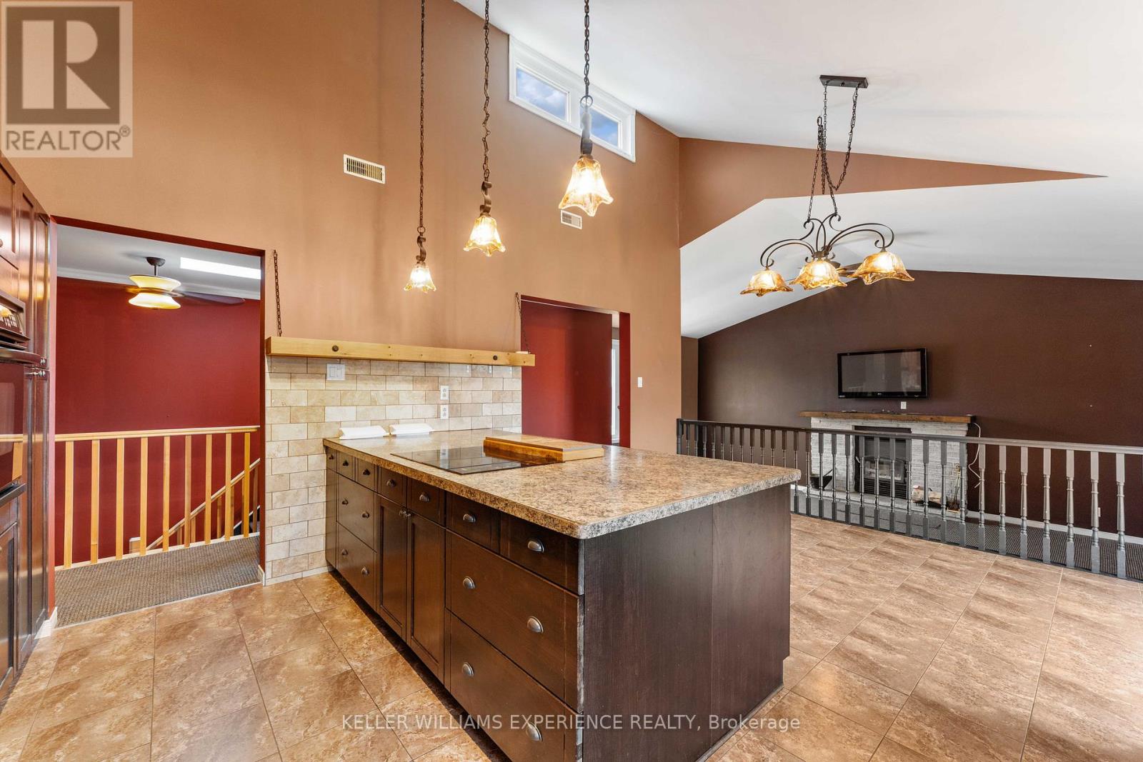 2717 3/4 Sunnidale Side Road, Clearview, Ontario  L0M 1N0 - Photo 10 - S12547190