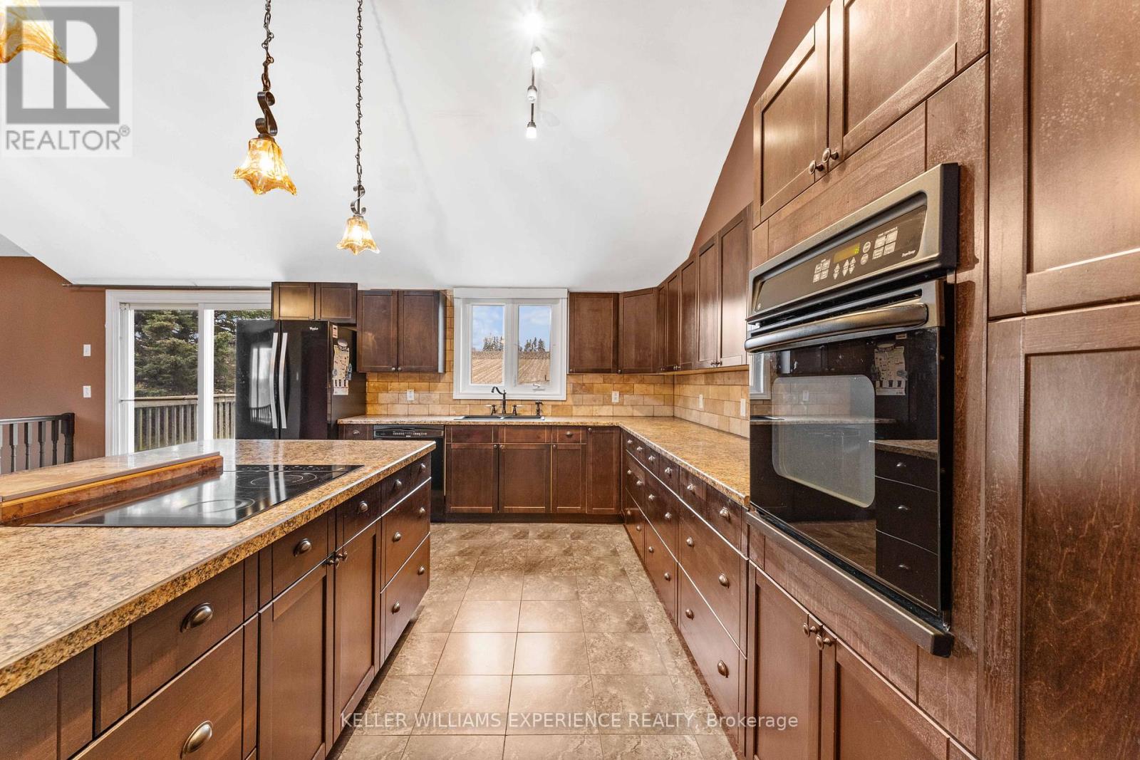 2717 3/4 Sunnidale Side Road, Clearview, Ontario  L0M 1N0 - Photo 11 - S12547190