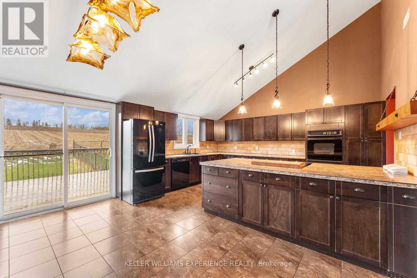 2717 3/4 Sunnidale Side Road, Clearview, Ontario  L0M 1N0 - Photo 9 - S12547190