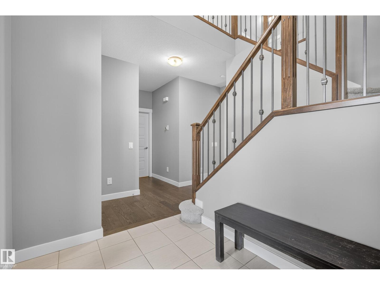 17032 43 St Nw, Edmonton, Alberta  T5Y 0Z1 - Photo 2 - E4465809