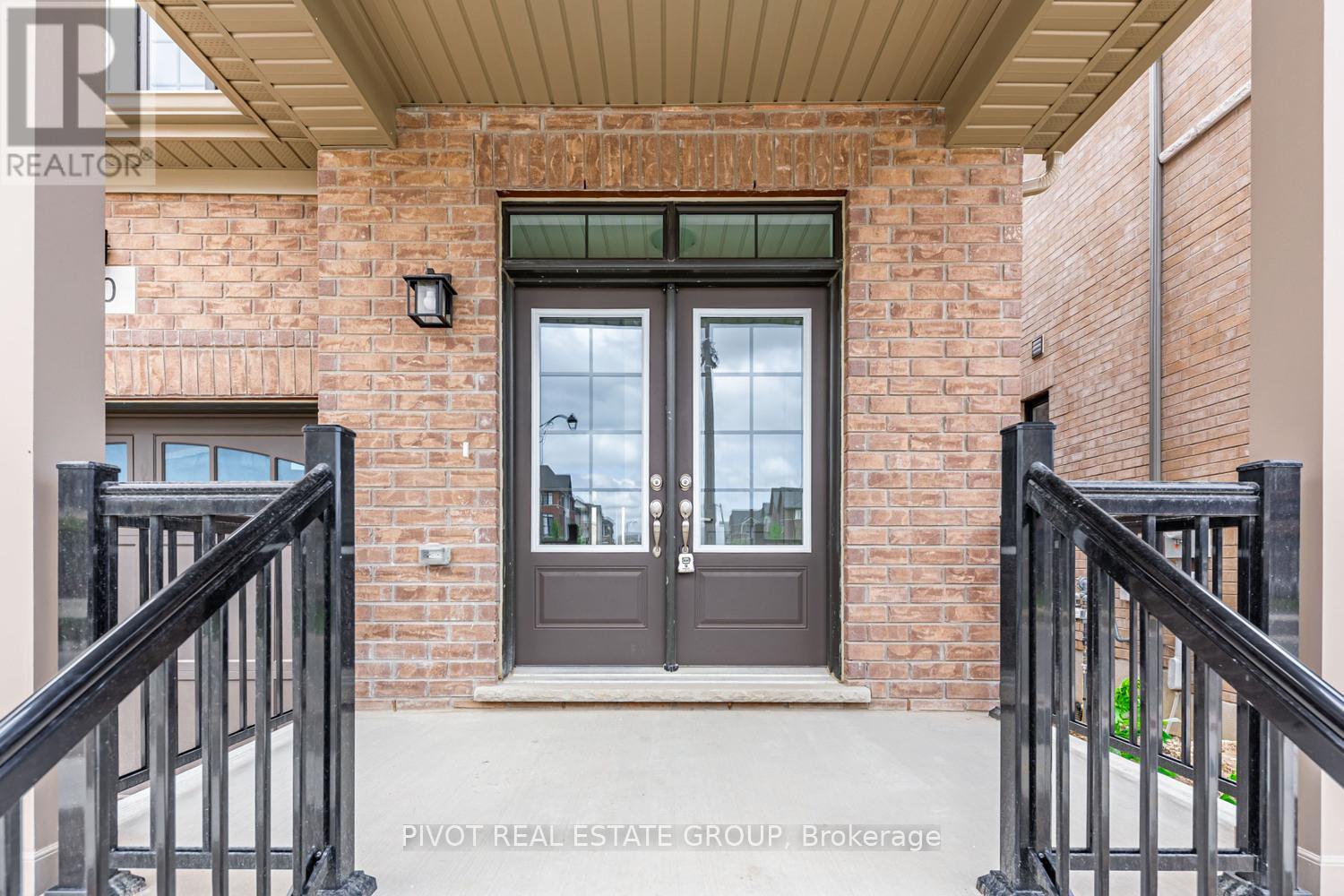 30 Lipscott Drive, Caledon, Ontario  L7C 4L2 - Photo 3 - W12500906