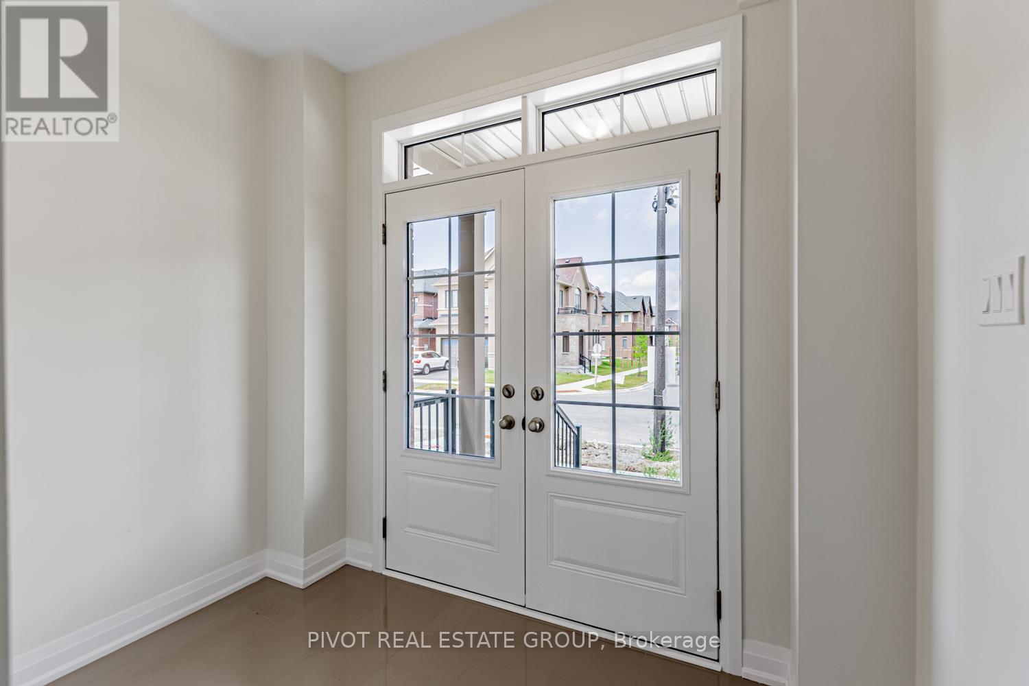 30 Lipscott Drive, Caledon, Ontario  L7C 4L2 - Photo 4 - W12500906