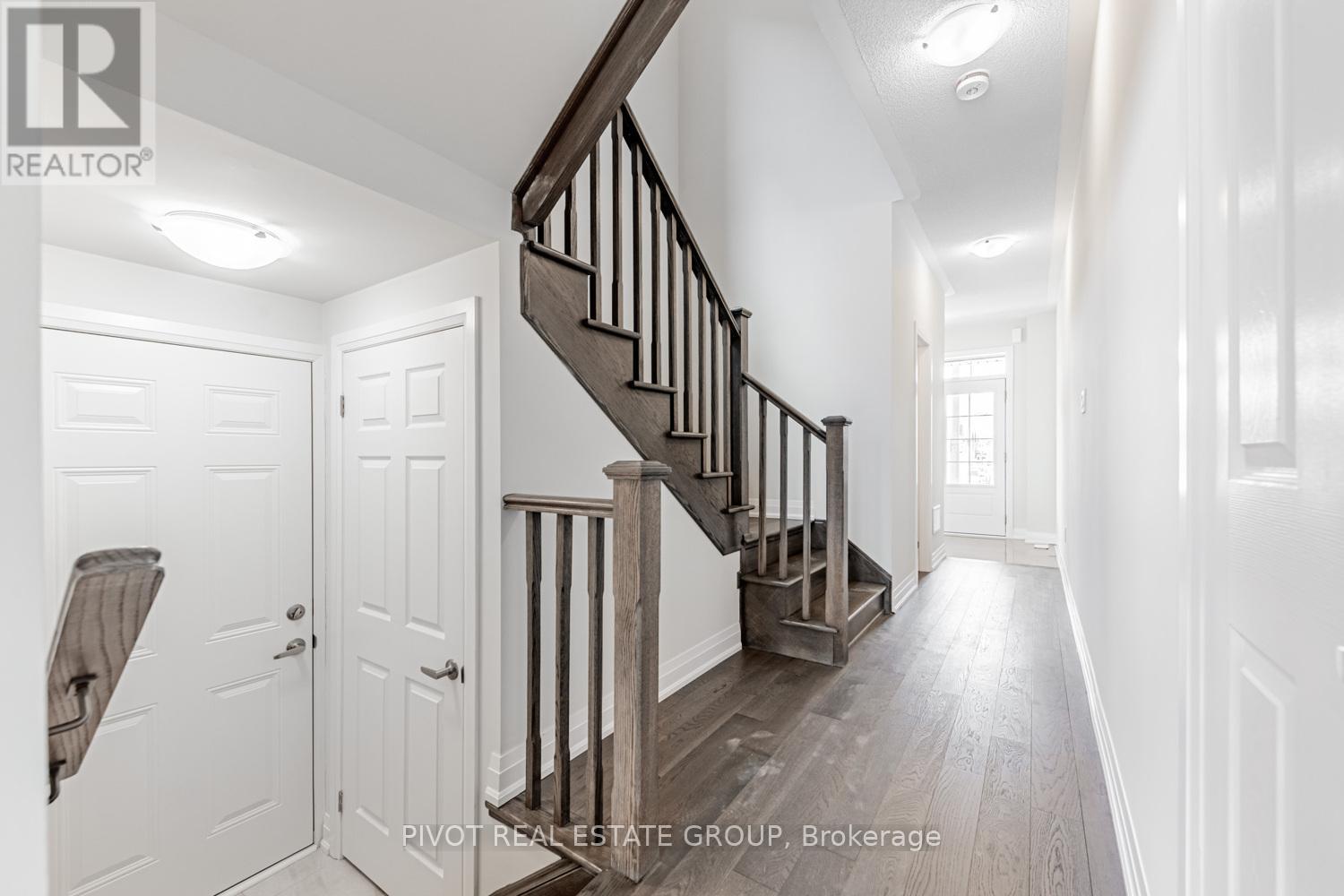 30 Lipscott Drive, Caledon, Ontario  L7C 4L2 - Photo 6 - W12500906