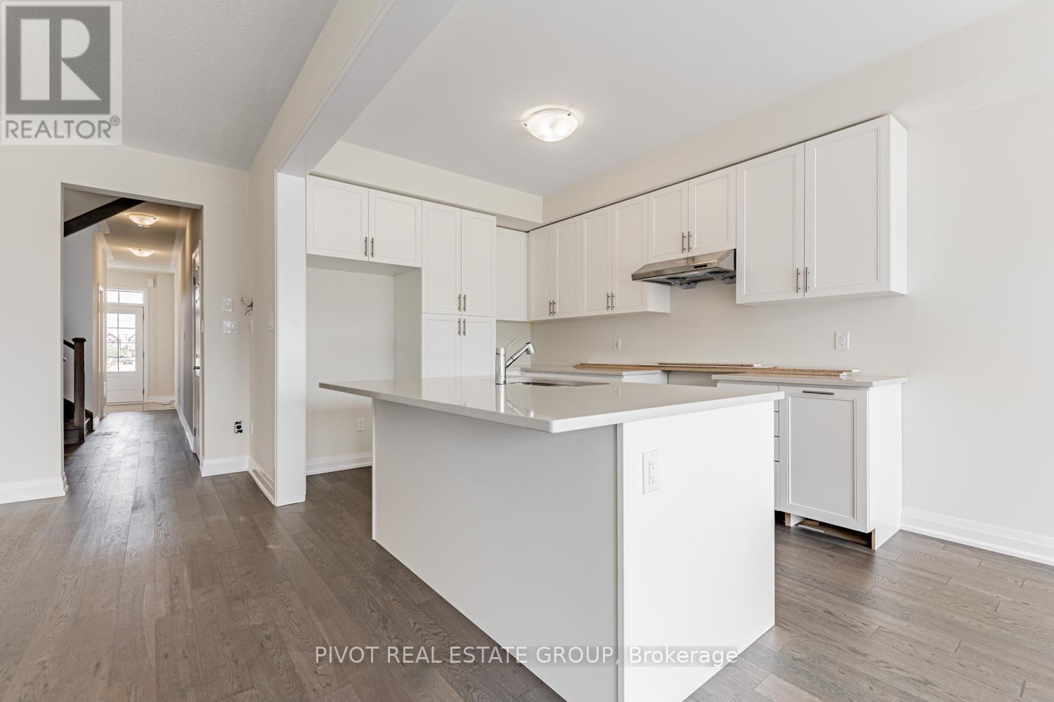 30 Lipscott Drive, Caledon, Ontario  L7C 4L2 - Photo 8 - W12500906