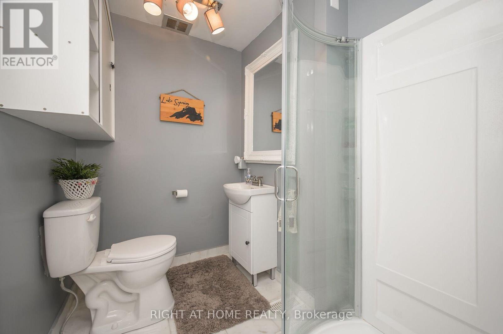 3318 Dundas Street, Burlington, Ontario  L7P 0S8 - Photo 13 - W12547154