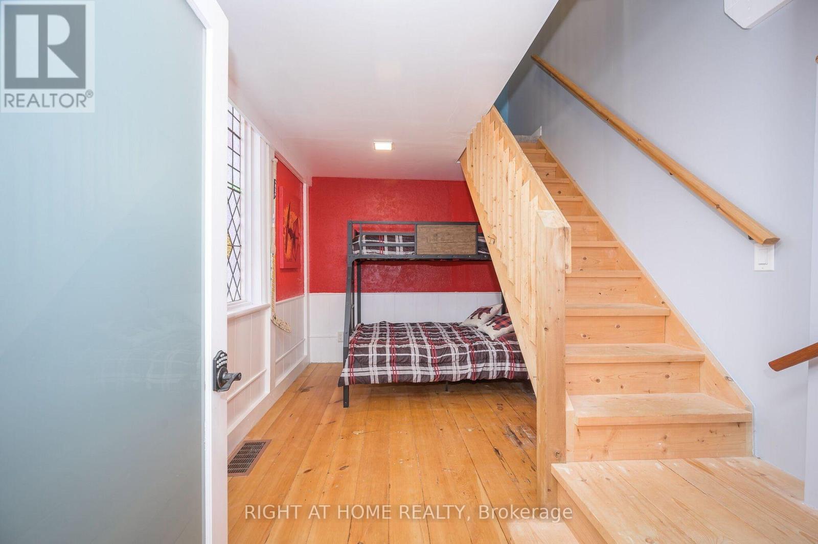 3318 Dundas Street, Burlington, Ontario  L7P 0S8 - Photo 14 - W12547154