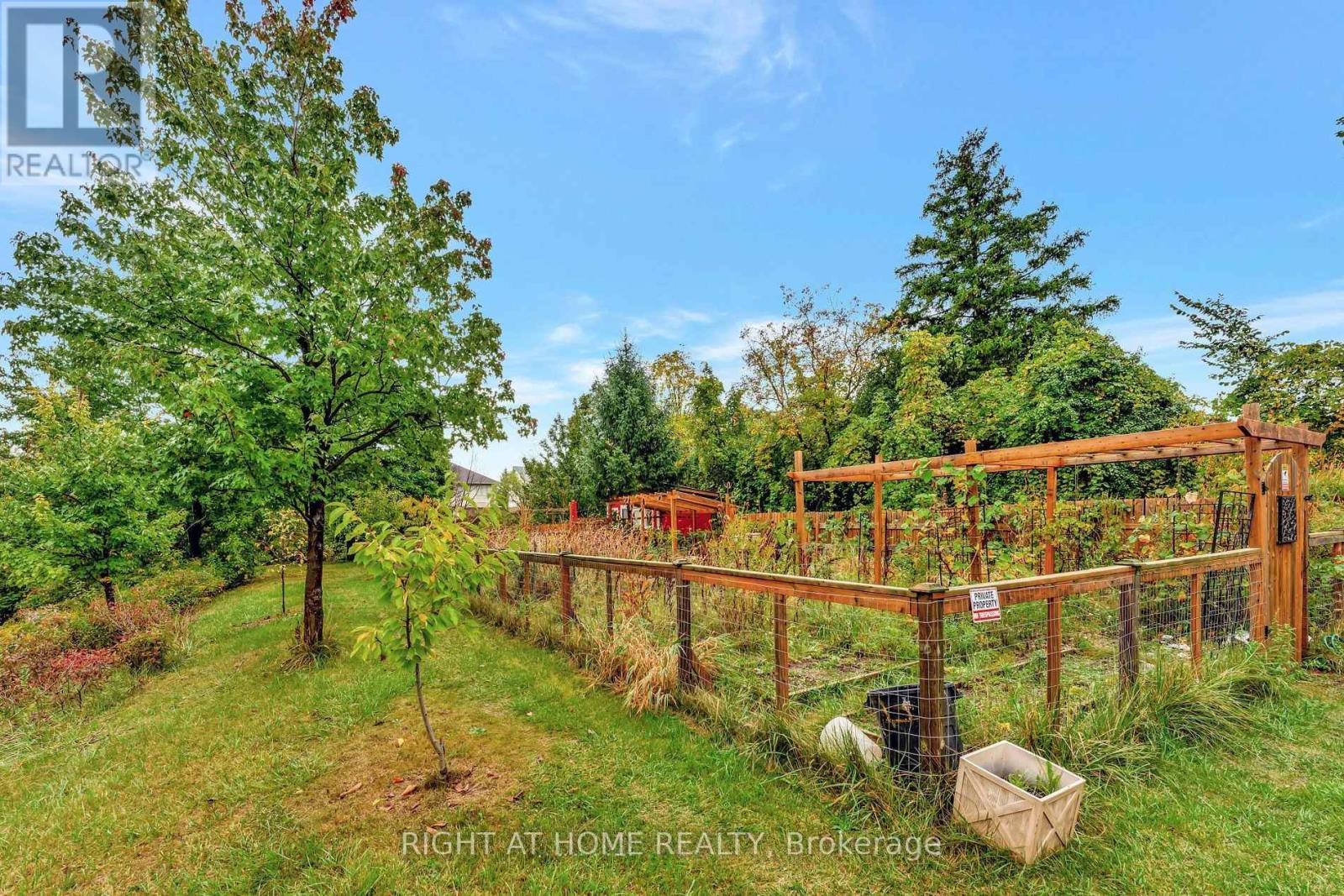 3318 Dundas Street, Burlington, Ontario  L7P 0S8 - Photo 30 - W12547154