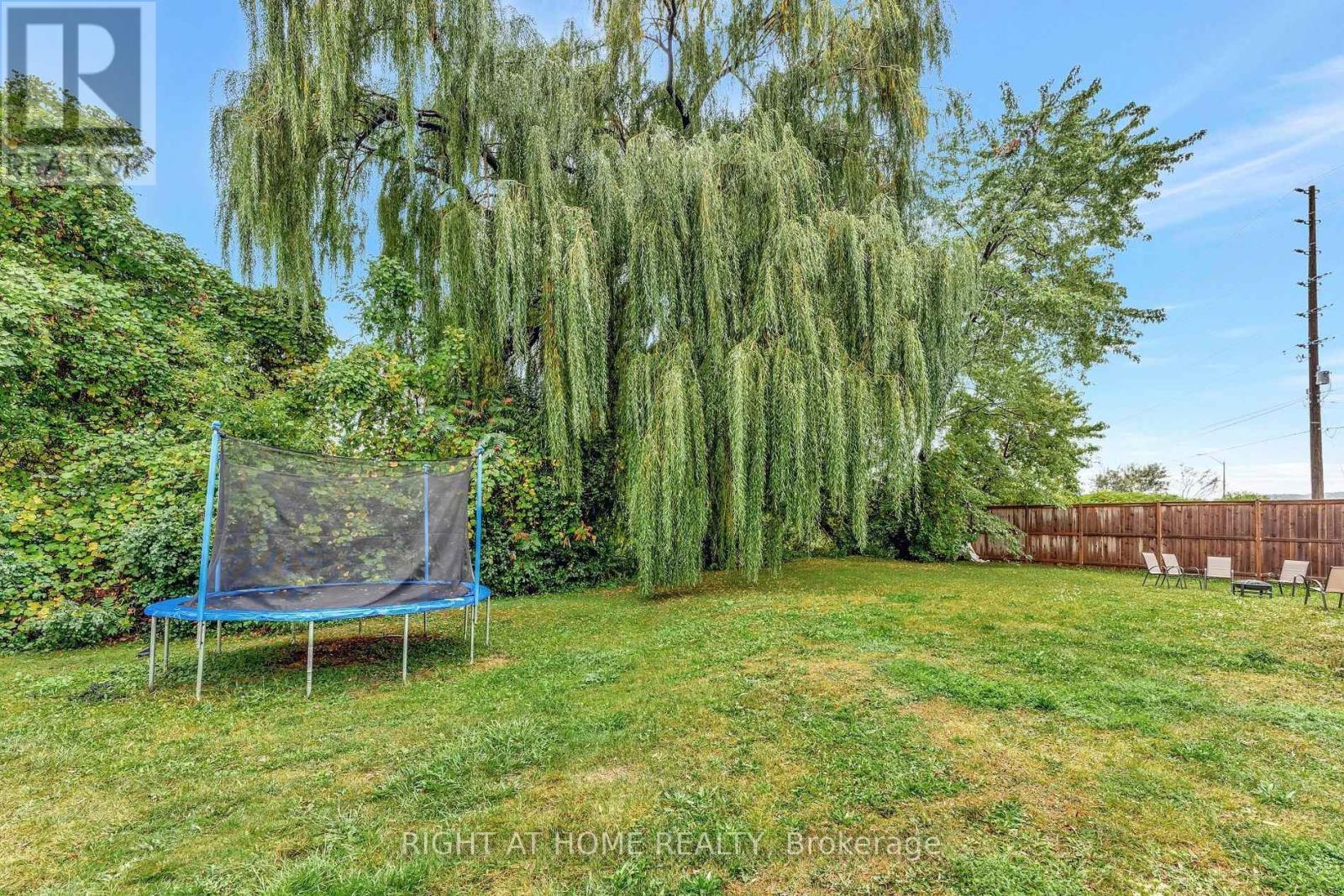 3318 Dundas Street, Burlington, Ontario  L7P 0S8 - Photo 32 - W12547154