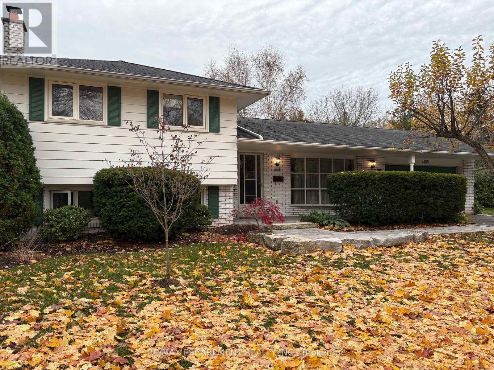 2138 Salmon Road, Oakville, Ontario  L6L 1M5 - Photo 3 - W12547162