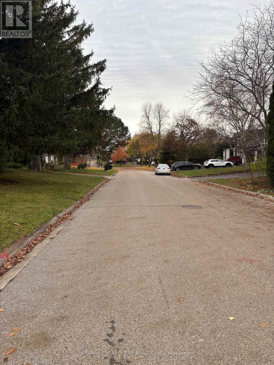 2138 Salmon Road, Oakville, Ontario  L6L 1M5 - Photo 7 - W12547162