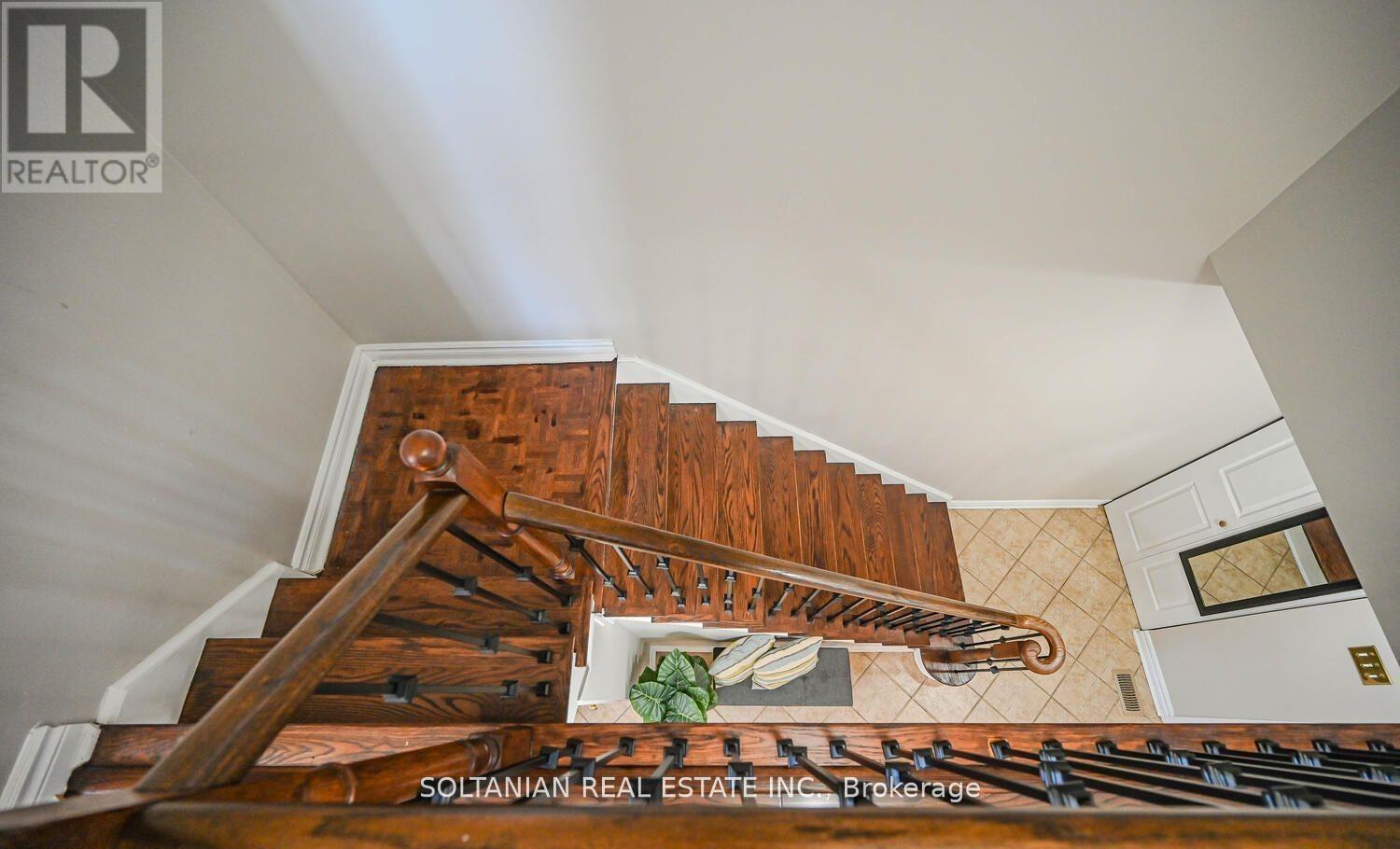 133 Shady Pine Circle, Brampton, Ontario  L6R 1K2 - Photo 3 - W12547176