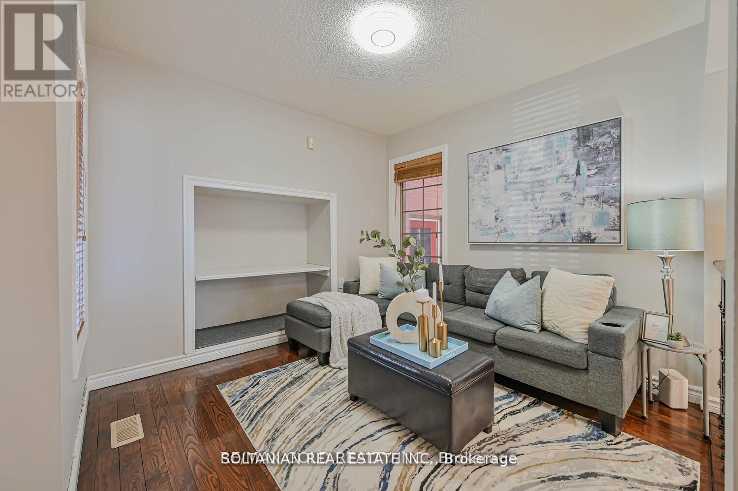 133 Shady Pine Circle, Brampton, Ontario  L6R 1K2 - Photo 7 - W12547176