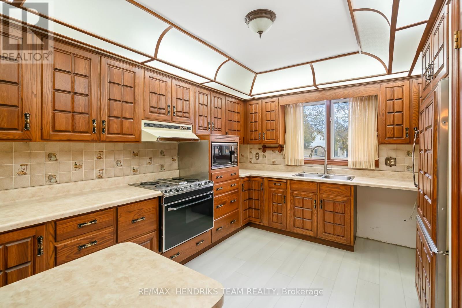 85 Westgate Park Drive, St. Catharines, Ontario L2N 5X1 - Photo 8 - X12547300