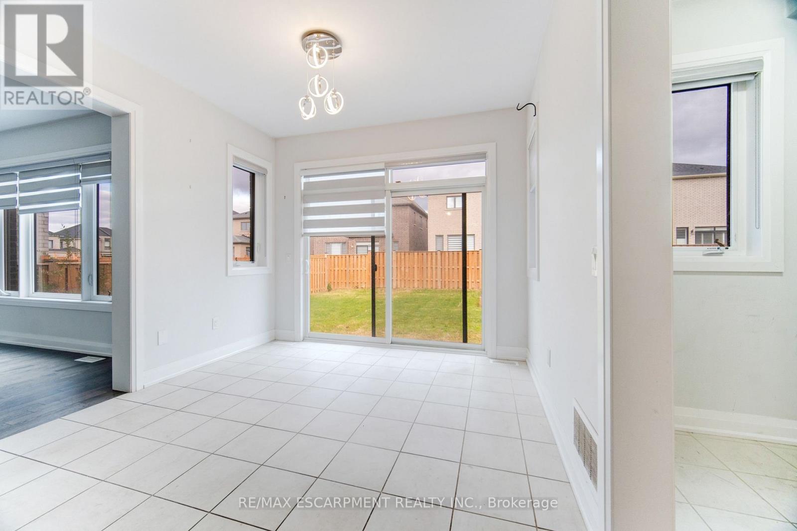 1095 Edinburgh Drive, Woodstock, Ontario  N4T 0M6 - Photo 11 - X12547134