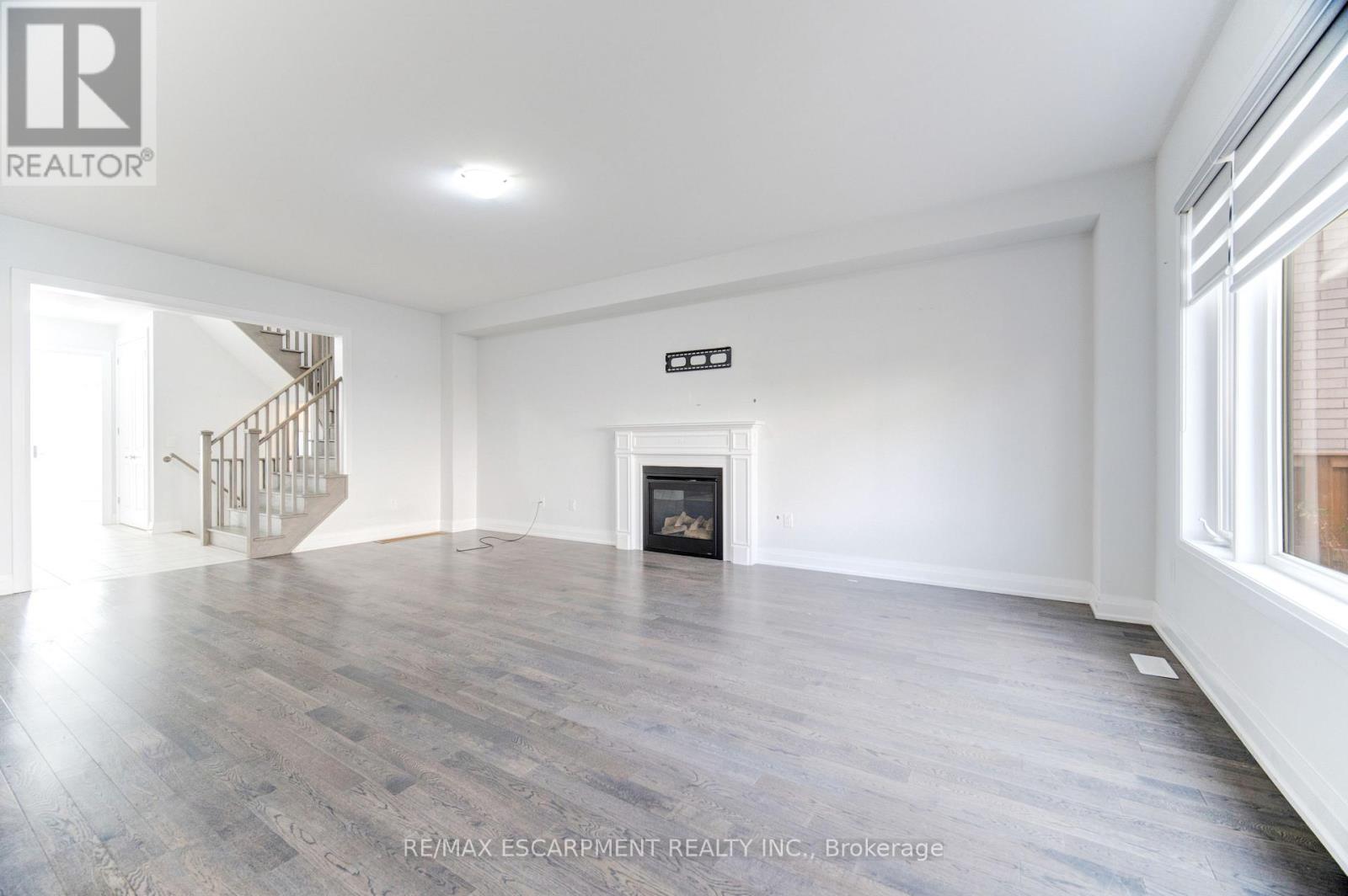 1095 Edinburgh Drive, Woodstock, Ontario  N4T 0M6 - Photo 5 - X12547134