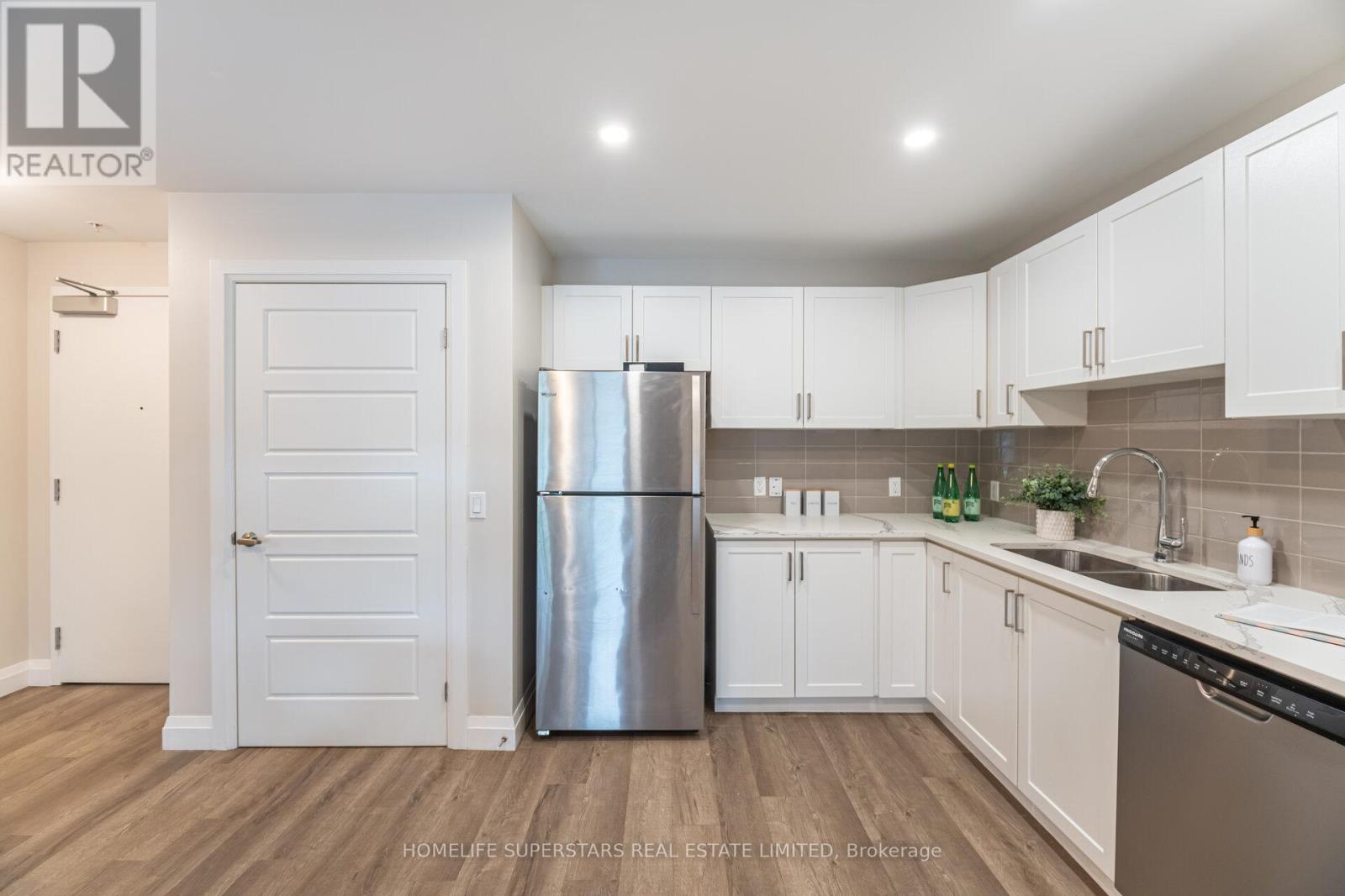 115 - 5 Wake Robin Drive, Kitchener, Ontario  N2E 0H6 - Photo 7 - X12547142