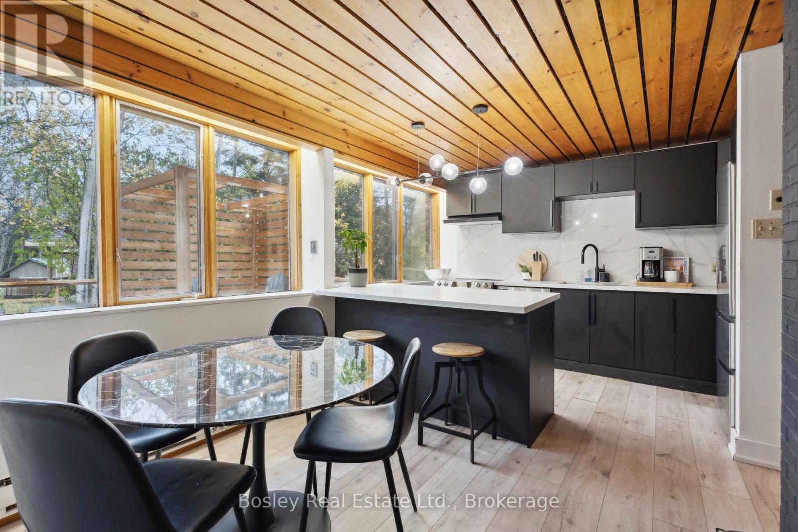 101 St Moritz Crescent, Blue Mountains, Ontario L9Y 0S6 - Photo 17 - X12547248