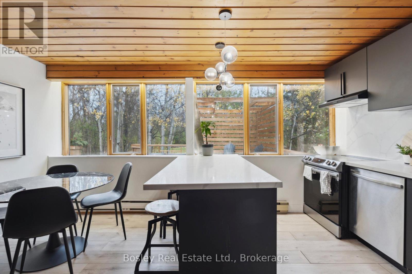 101 St Moritz Crescent, Blue Mountains, Ontario L9Y 0S6 - Photo 19 - X12547248