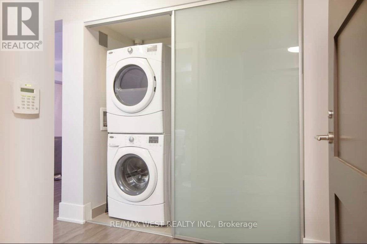 1005 - 300 Front Street W, Toronto, Ontario  M5V 0E9 - Photo 15 - C12547212