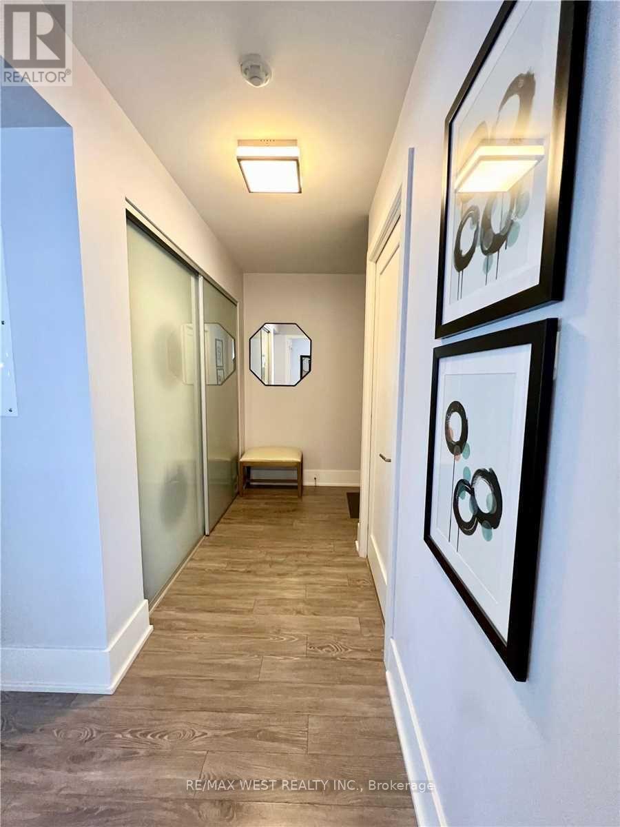 1005 - 300 Front Street W, Toronto, Ontario  M5V 0E9 - Photo 16 - C12547212