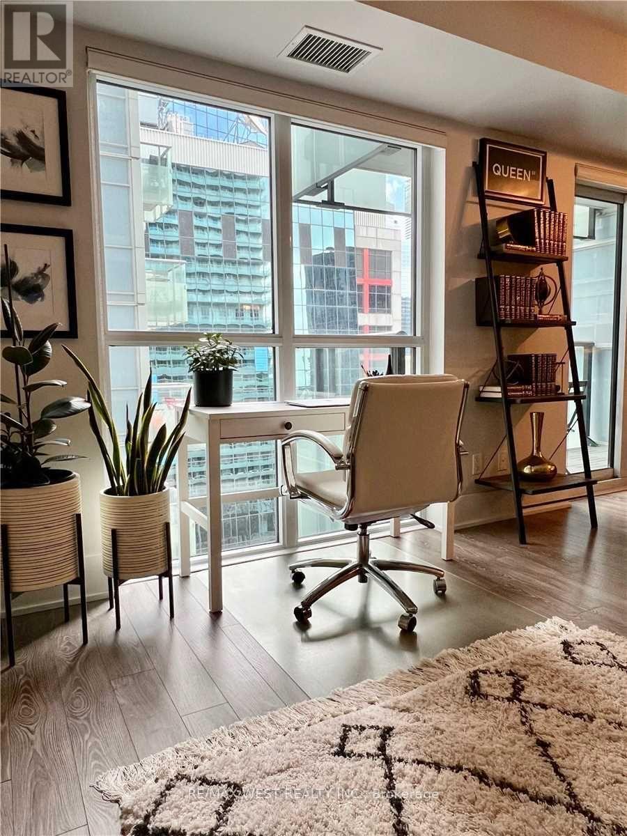 1005 - 300 Front Street W, Toronto, Ontario  M5V 0E9 - Photo 3 - C12547212