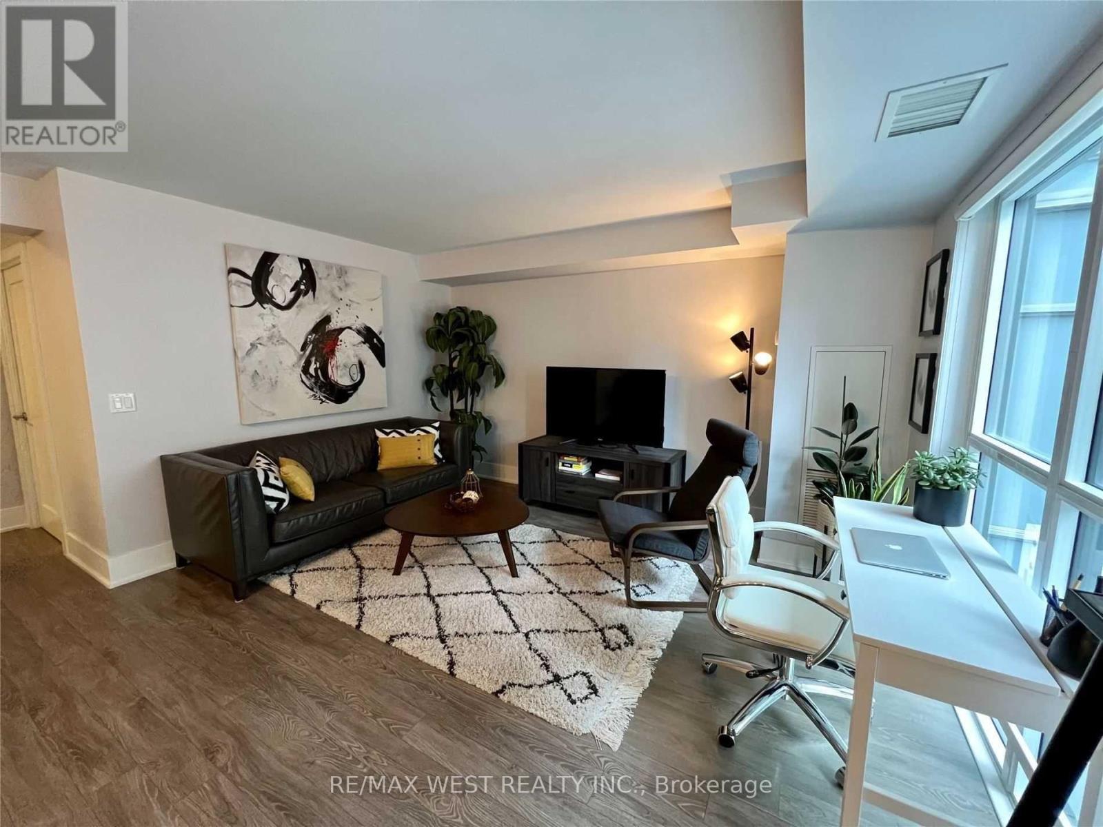 1005 - 300 Front Street W, Toronto, Ontario  M5V 0E9 - Photo 4 - C12547212