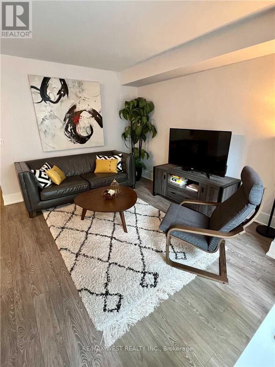 1005 - 300 Front Street W, Toronto, Ontario  M5V 0E9 - Photo 5 - C12547212