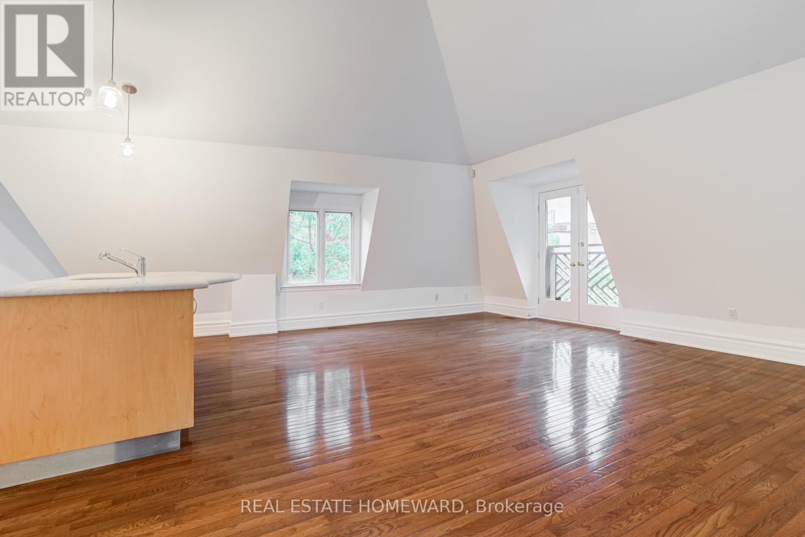 12 A Admiral Road, Toronto, Ontario  M5R 2L5 - Photo 7 - C12547236