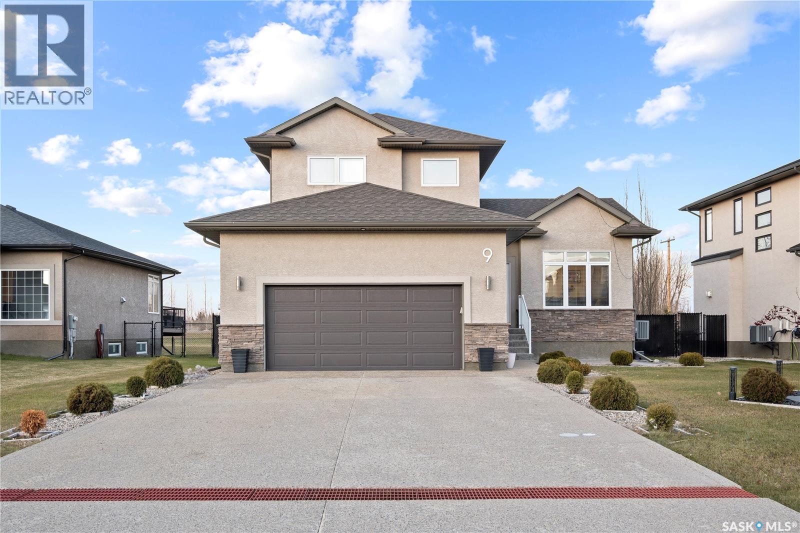 9 Stanford Road, White City, Saskatchewan  S4L 0C9 - Photo 2 - SK024067