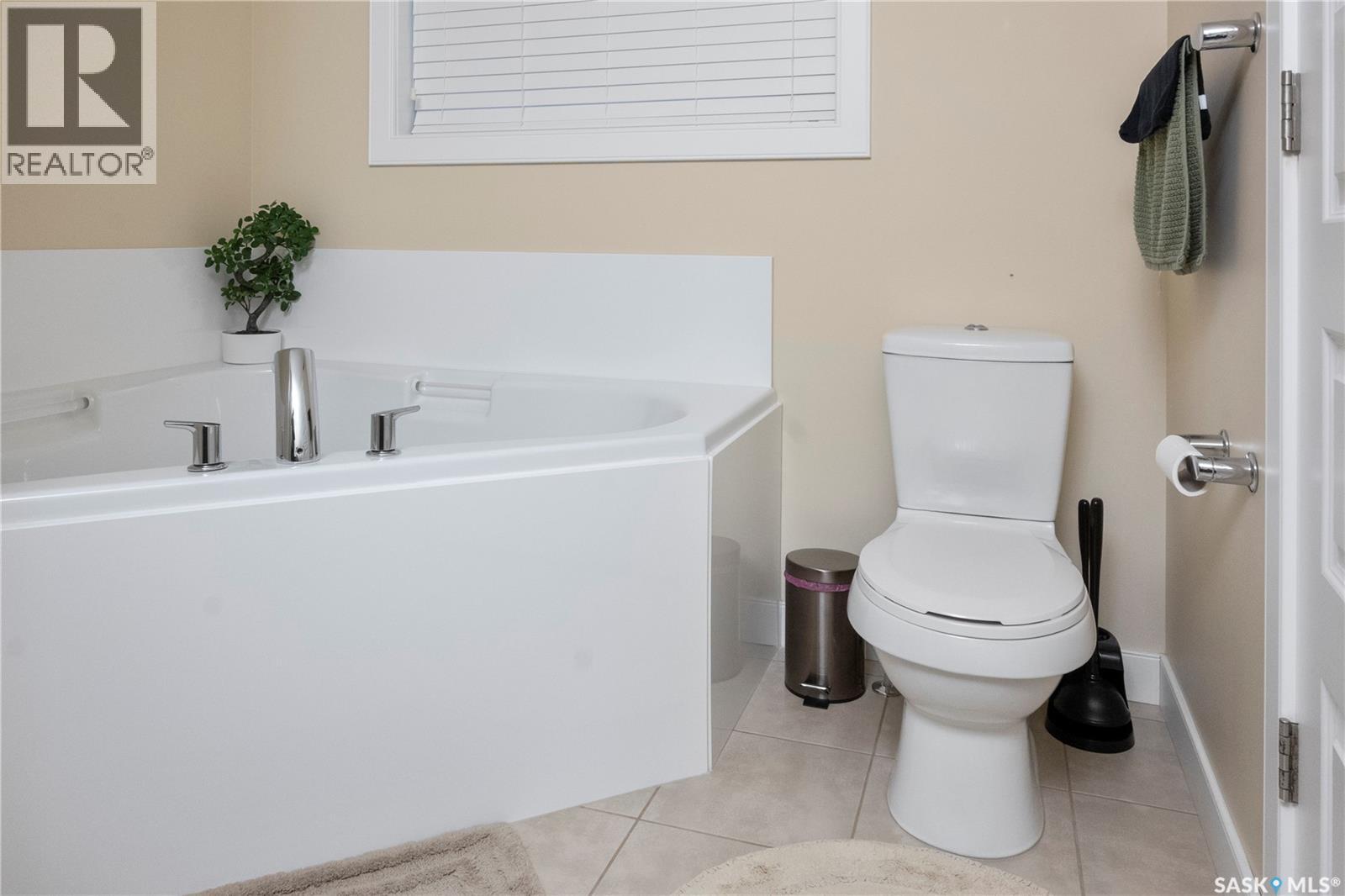 9 Stanford Road, White City, Saskatchewan  S4L 0C9 - Photo 27 - SK024067