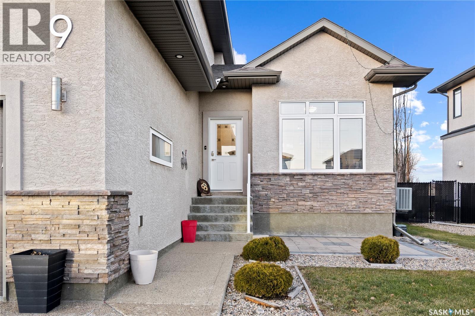 9 Stanford Road, White City, Saskatchewan  S4L 0C9 - Photo 5 - SK024067