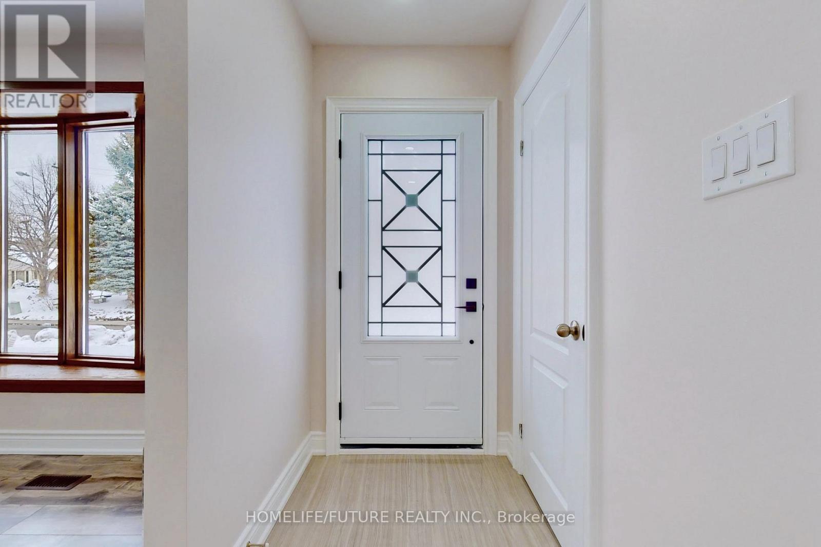 Main - 72 Treverton Drive, Toronto, Ontario  M1K 3S7 - Photo 2 - E12547210