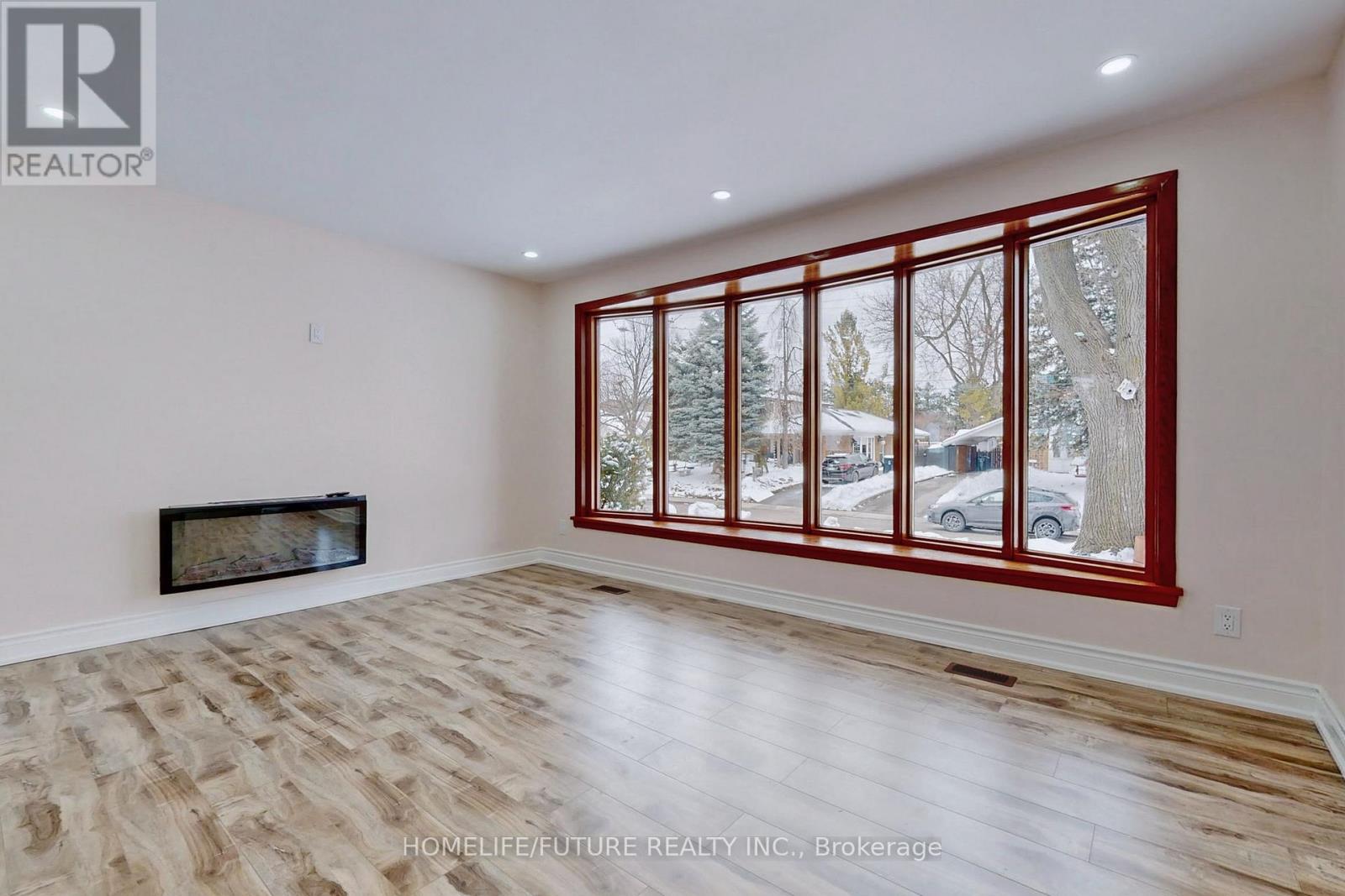 Main - 72 Treverton Drive, Toronto, Ontario  M1K 3S7 - Photo 3 - E12547210