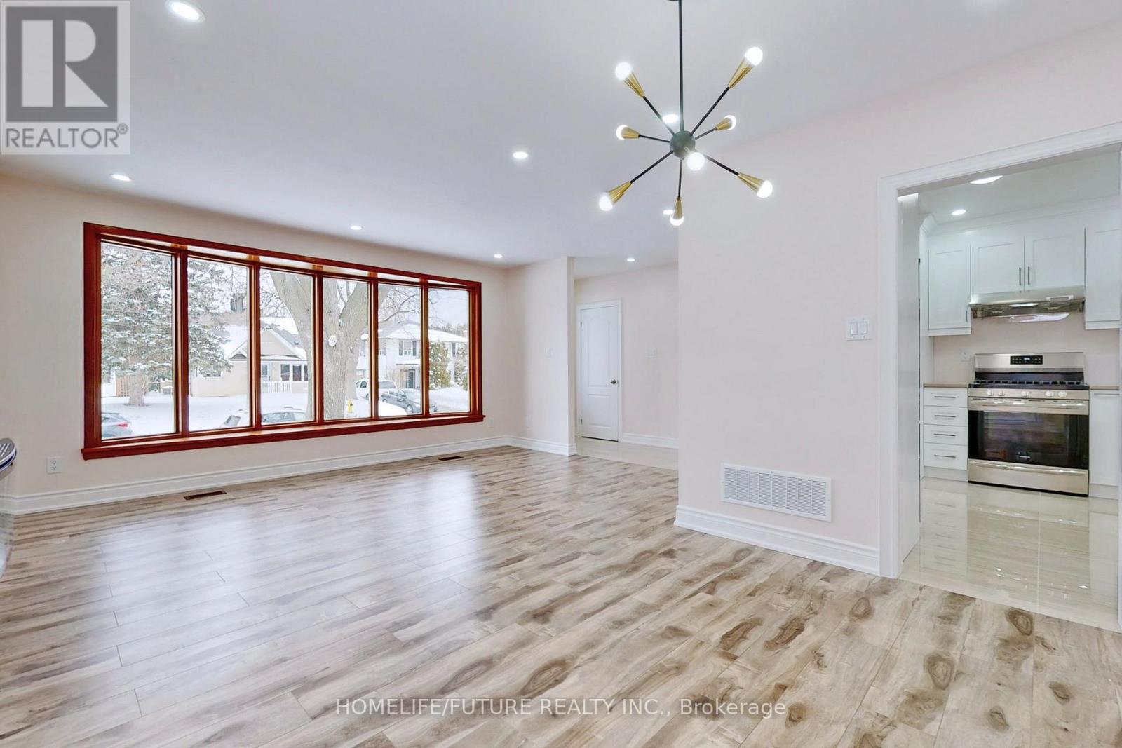 Main - 72 Treverton Drive, Toronto, Ontario  M1K 3S7 - Photo 4 - E12547210