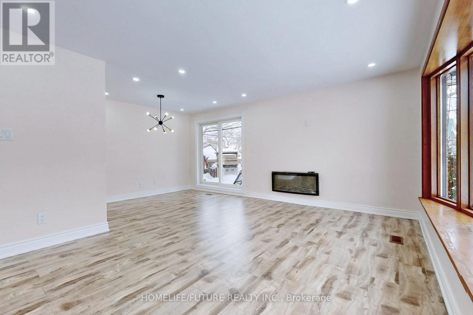 Main - 72 Treverton Drive, Toronto, Ontario  M1K 3S7 - Photo 6 - E12547210