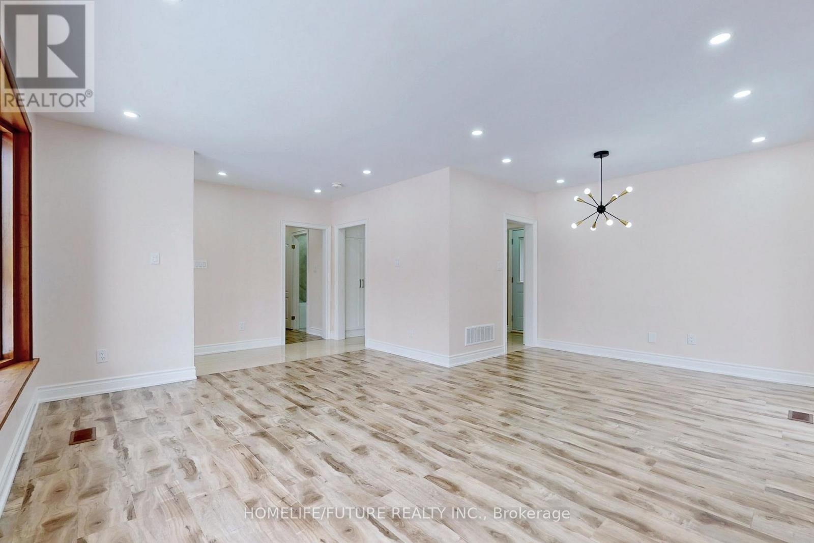 Main - 72 Treverton Drive, Toronto, Ontario  M1K 3S7 - Photo 8 - E12547210