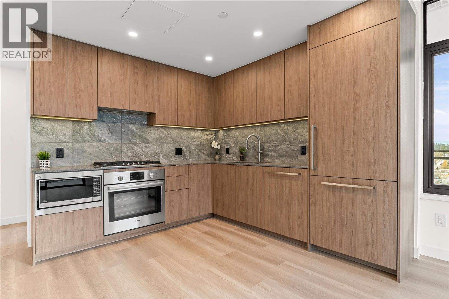 2010 626 Claremont Street, Coquitlam, British Columbia  V3J 3T4 - Photo 8 - R3066591